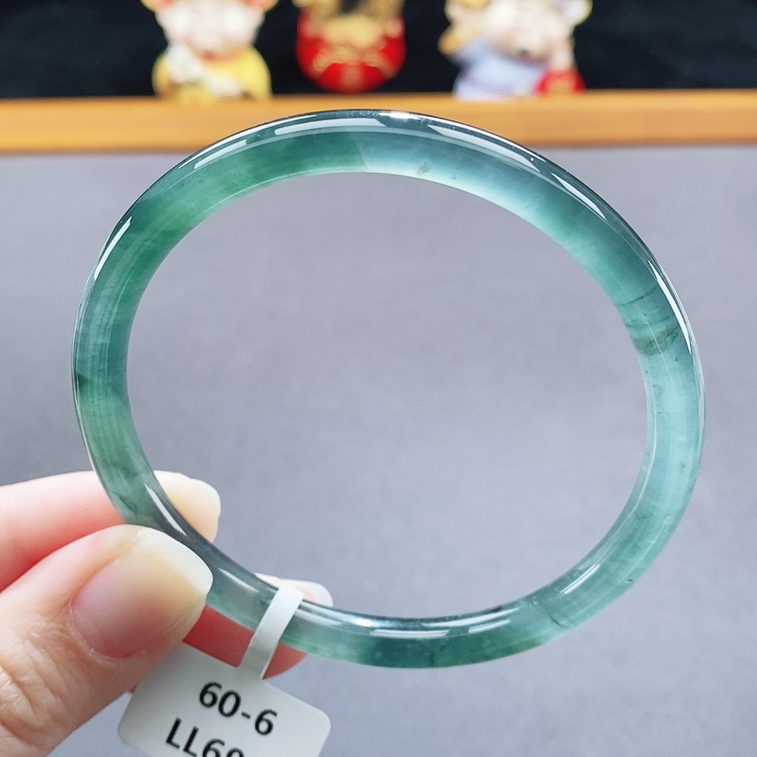 翡翠未镶嵌手镯44