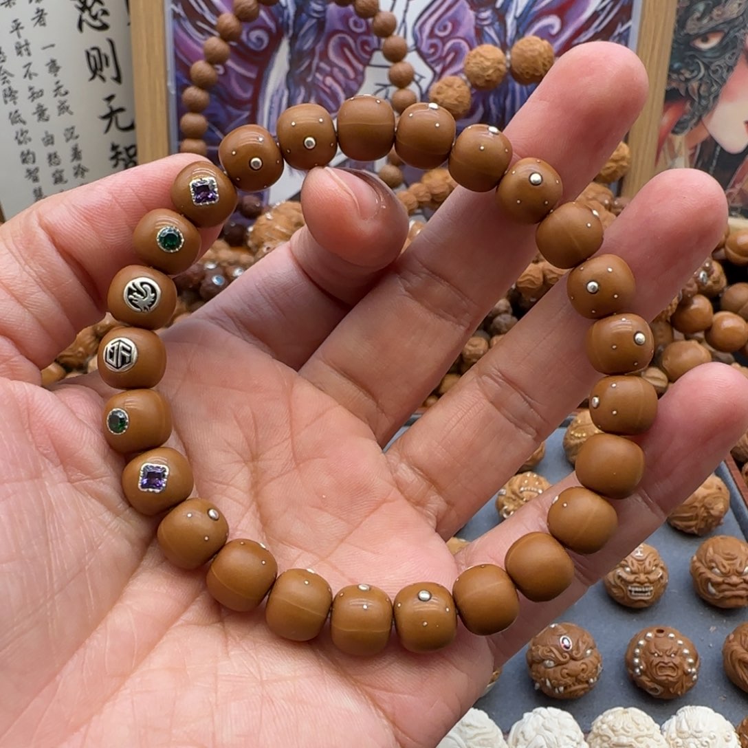 大***爱吊坠猴头核桃猴头定制手串