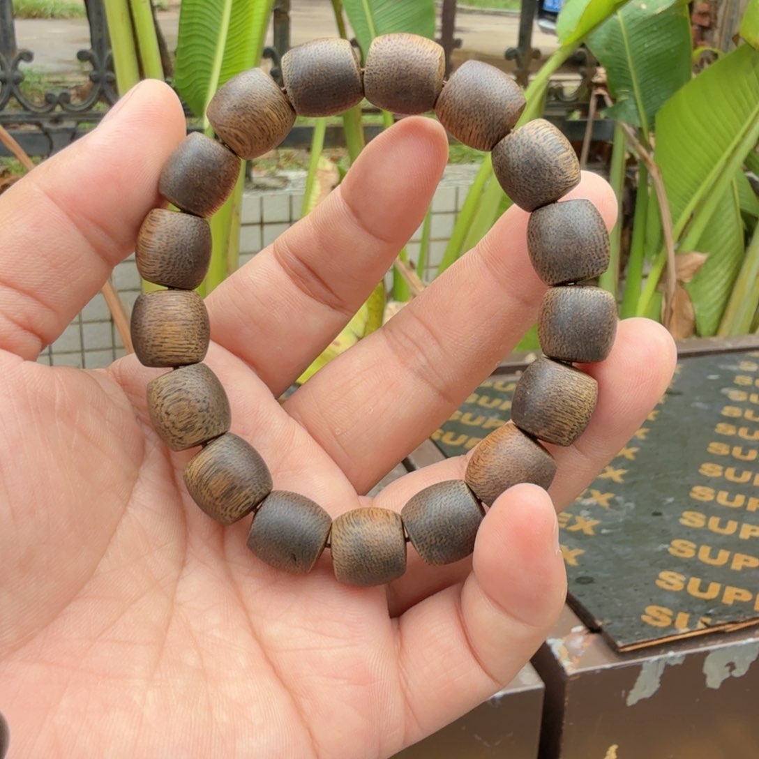 沉香碎屑沉香海南留疤白棋沉水1.2大22克➕碎屑多样性发一