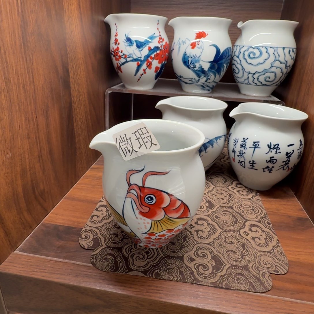 釉下手绘茶具微瑕