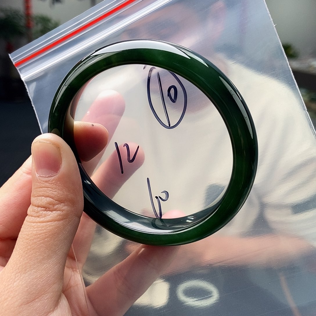 和田玉颜色多样性发拍一发一未镶嵌