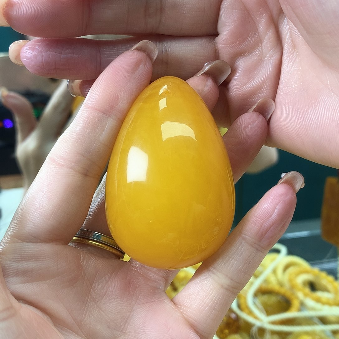 琥珀珠宝奇石未镶嵌唐*生