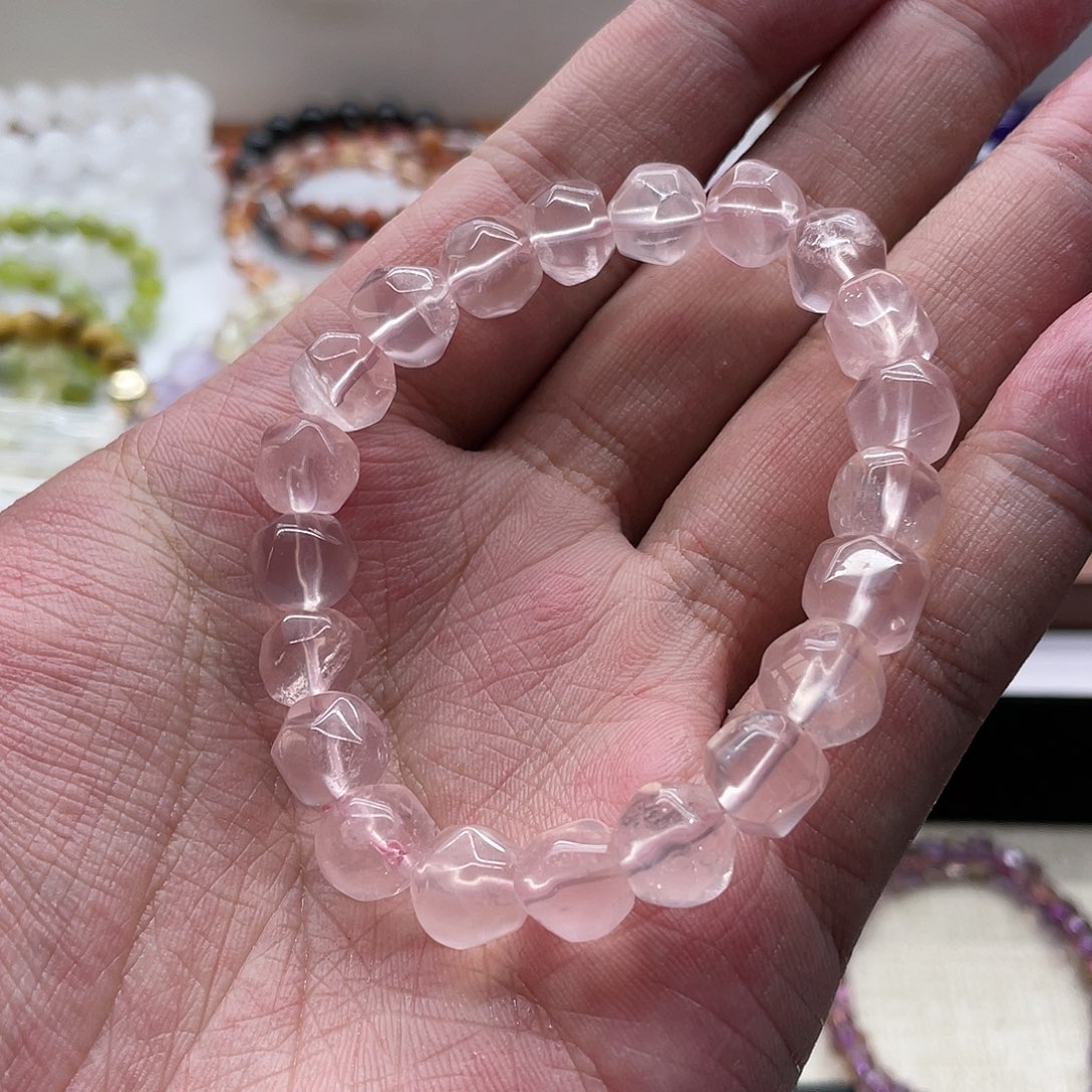 *****水晶手串未镶嵌粉水晶菠萝珠