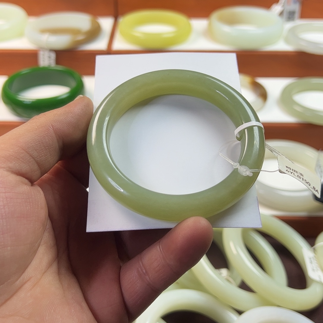 未镶嵌手镯和田玉且末蓝微包容