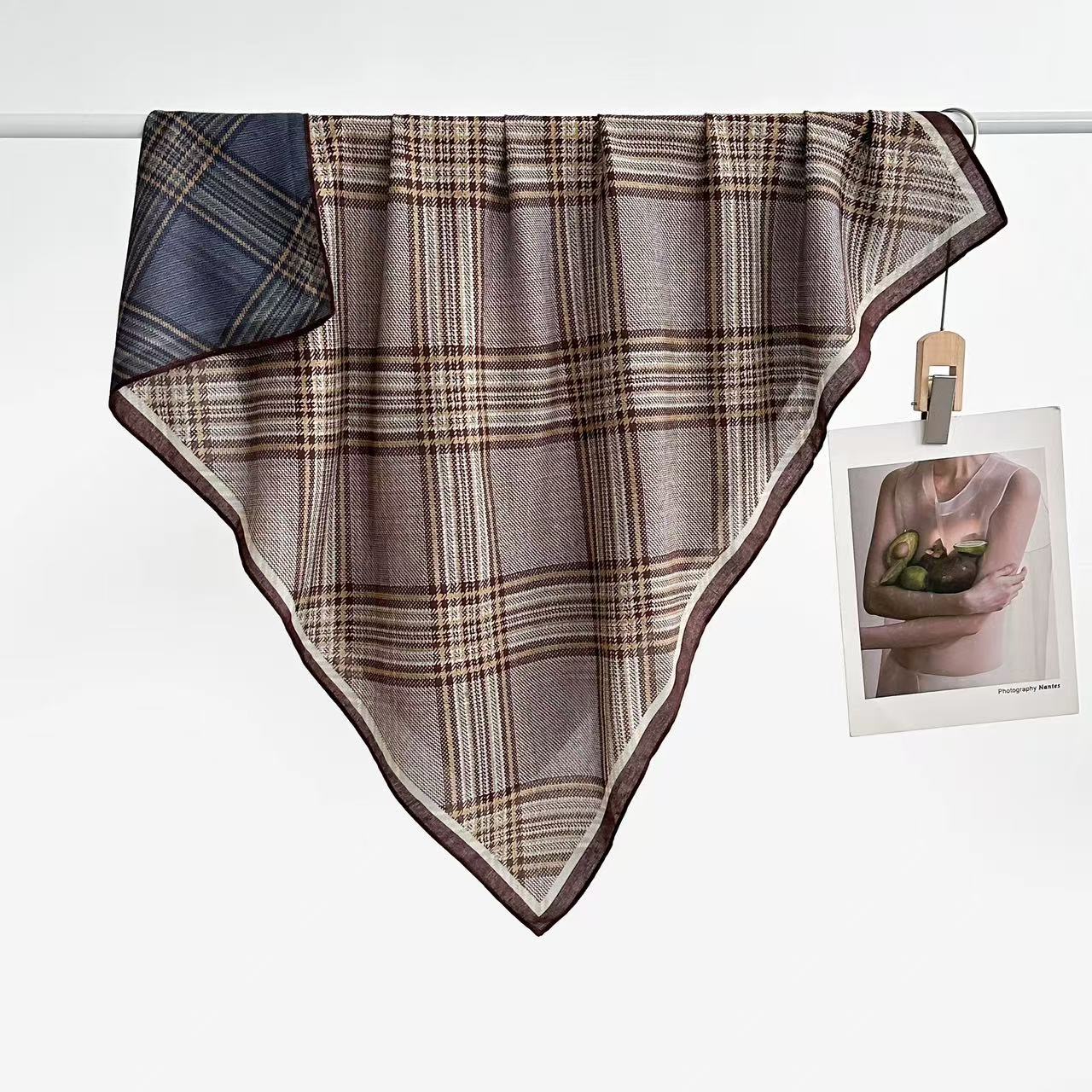 C123【格纹交织】70*70左右 丝巾