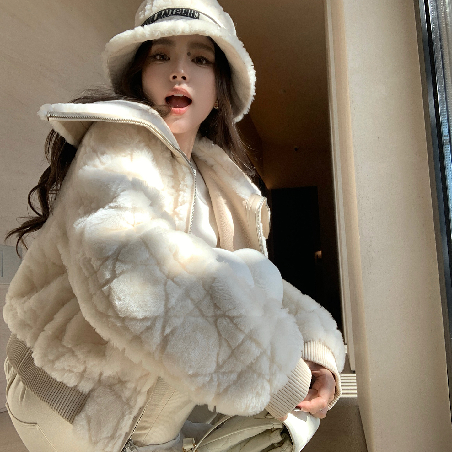 “戴妃小奶酥”澳大利亚进口羊毛大翻领-女装毛呢外套