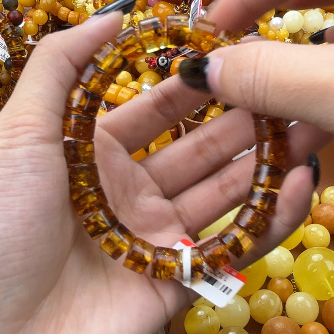 琥珀珠宝奇石未镶嵌