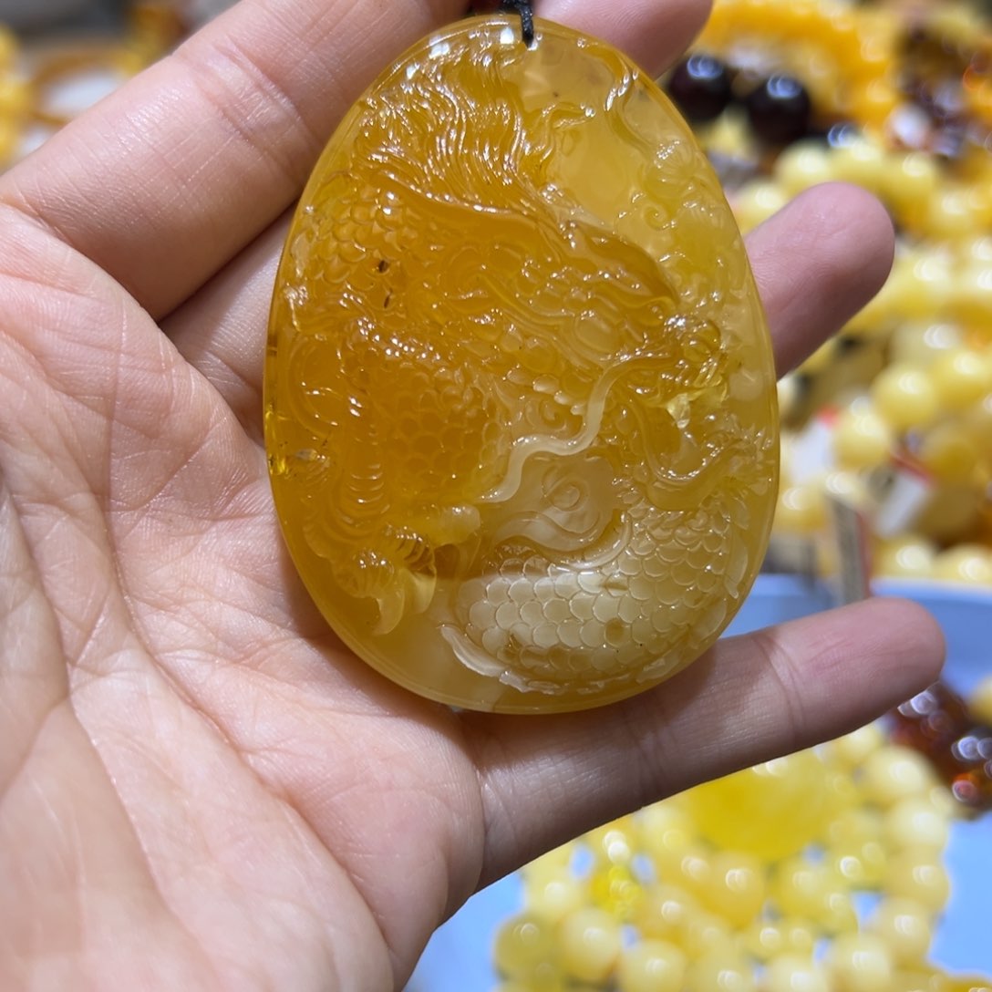 琥珀珠宝奇石未镶嵌