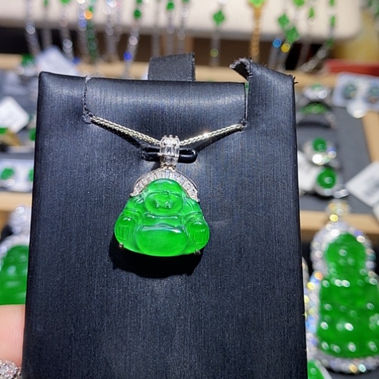 翡翠未镶嵌颈饰吊坠