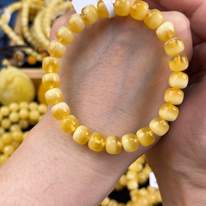 未镶嵌琥珀珠宝奇石琥珀。