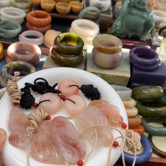 石英岩玉未镶嵌手饰