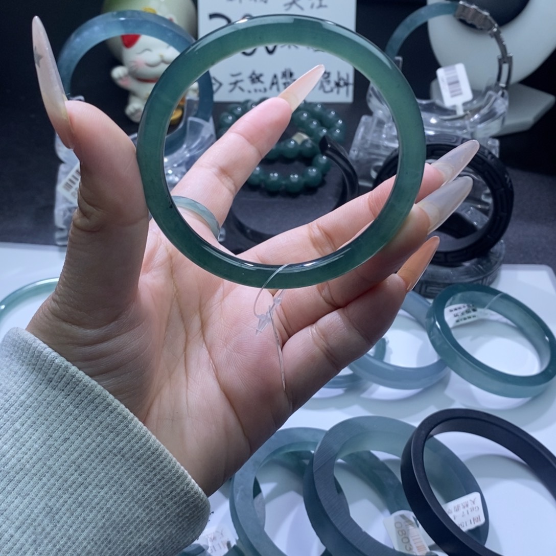 定制翡翠未镶嵌手镯冰啤酒瓶绿60圆条