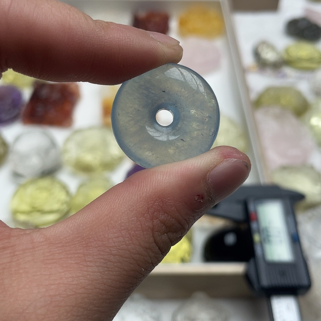 s***a吊坠(不含链)水晶未镶嵌