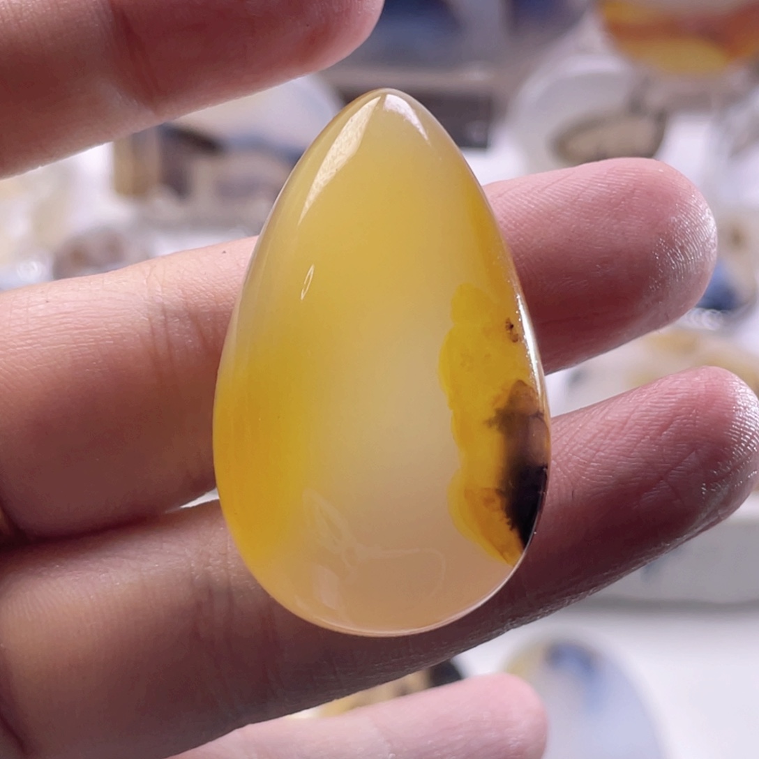 玛瑙/玉髓未镶嵌珠宝奇石