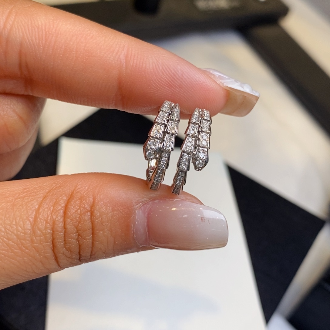 钻石耳饰18K金镶嵌“平安蛇佑”设计款蛇形耳包（搭甜甜圈）