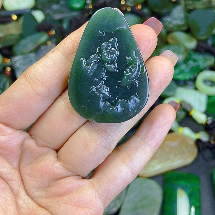 颈饰未镶嵌和田玉