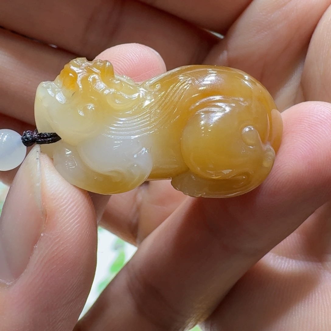 未镶嵌和田玉（糖玉）挂件和田玉糖白貔貅挂件