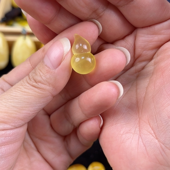 琥珀裸石未镶嵌琥珀