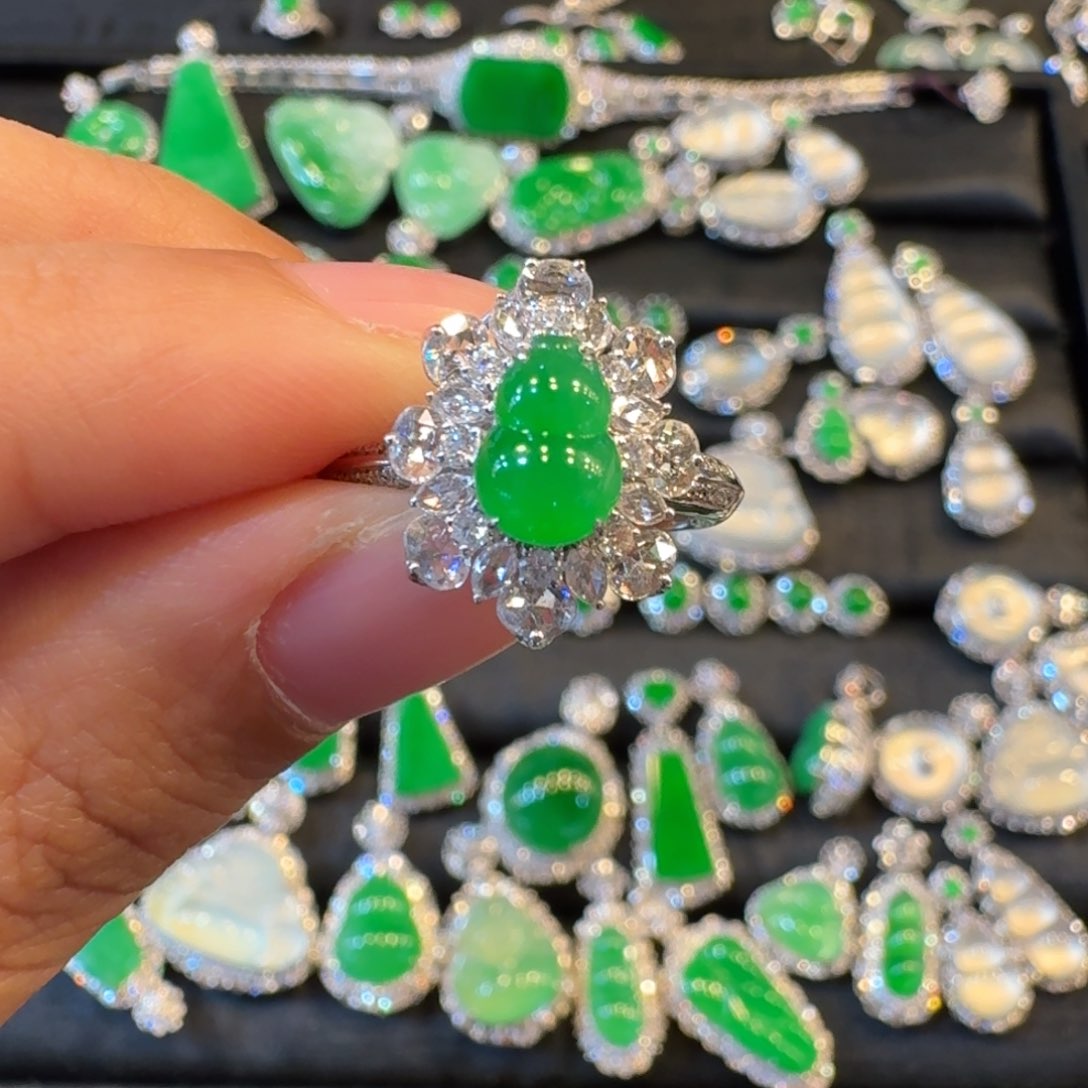 翡翠戒指18K金镶嵌绿葫芦戒指吊坠两用款