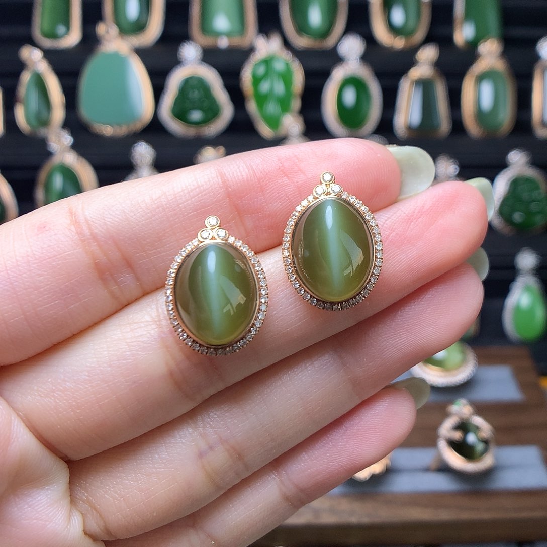 和田玉首饰18K金镶嵌