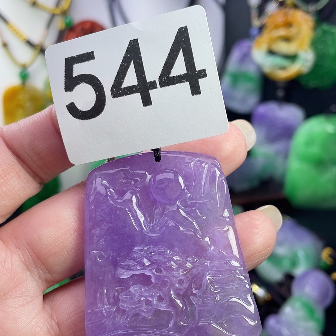 翡翠未镶嵌吊坠(赠链)