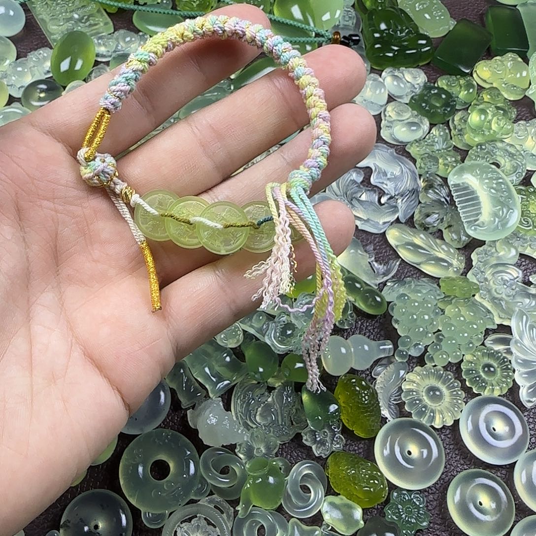 蛇纹石玉未镶嵌岫玉吊坠