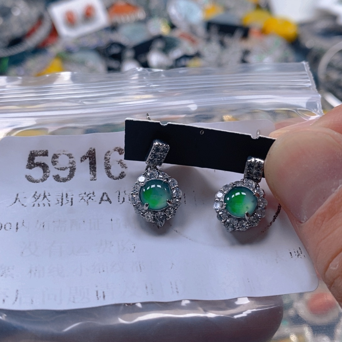 吊坠(不含链)未镶嵌翡翠