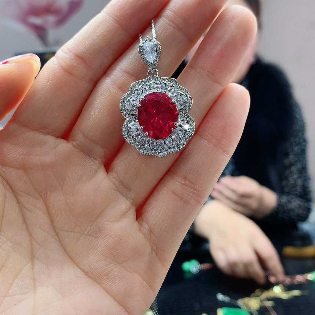 【闪购商品】红宝石吊坠(赠链)未镶嵌