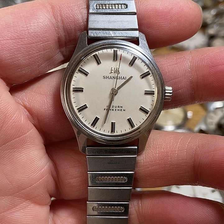 上海中型机械手表