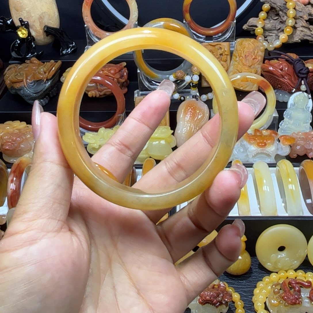 石英质玉（黄龙玉）未镶嵌手镯