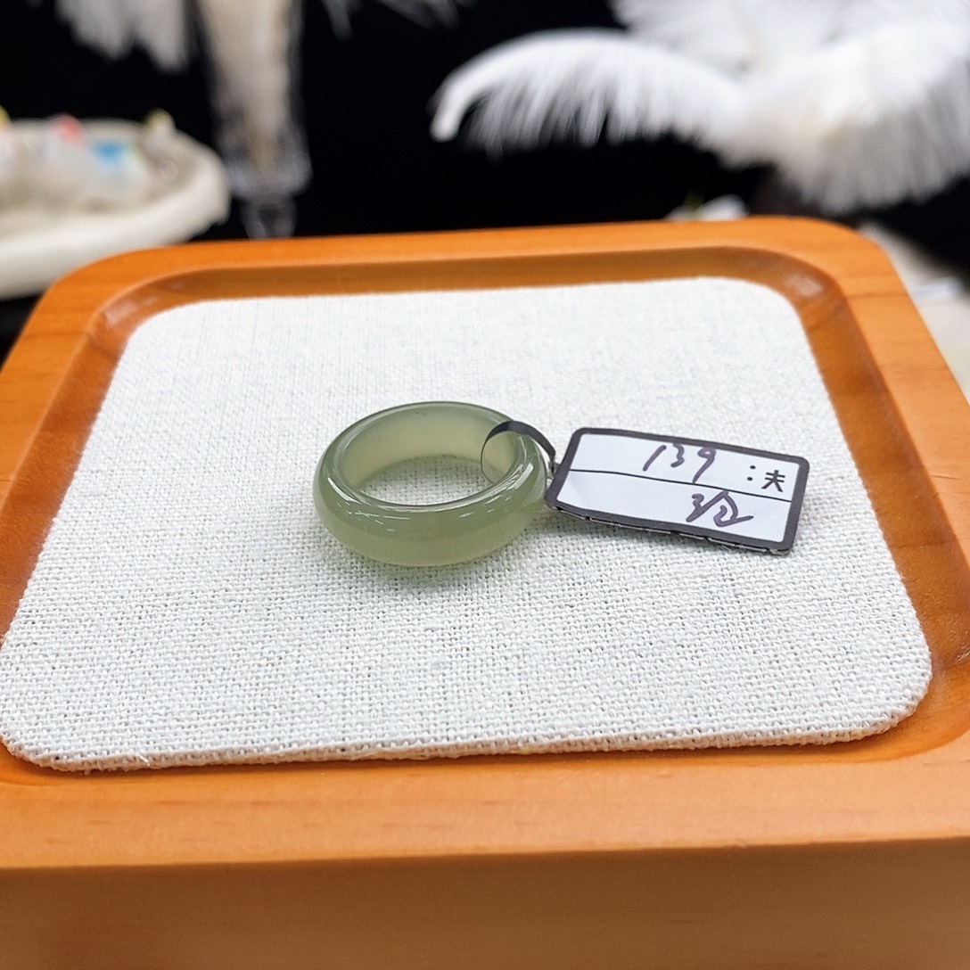 和田玉未镶嵌戒指7湖水绿泥鳅背内径17.2港码14