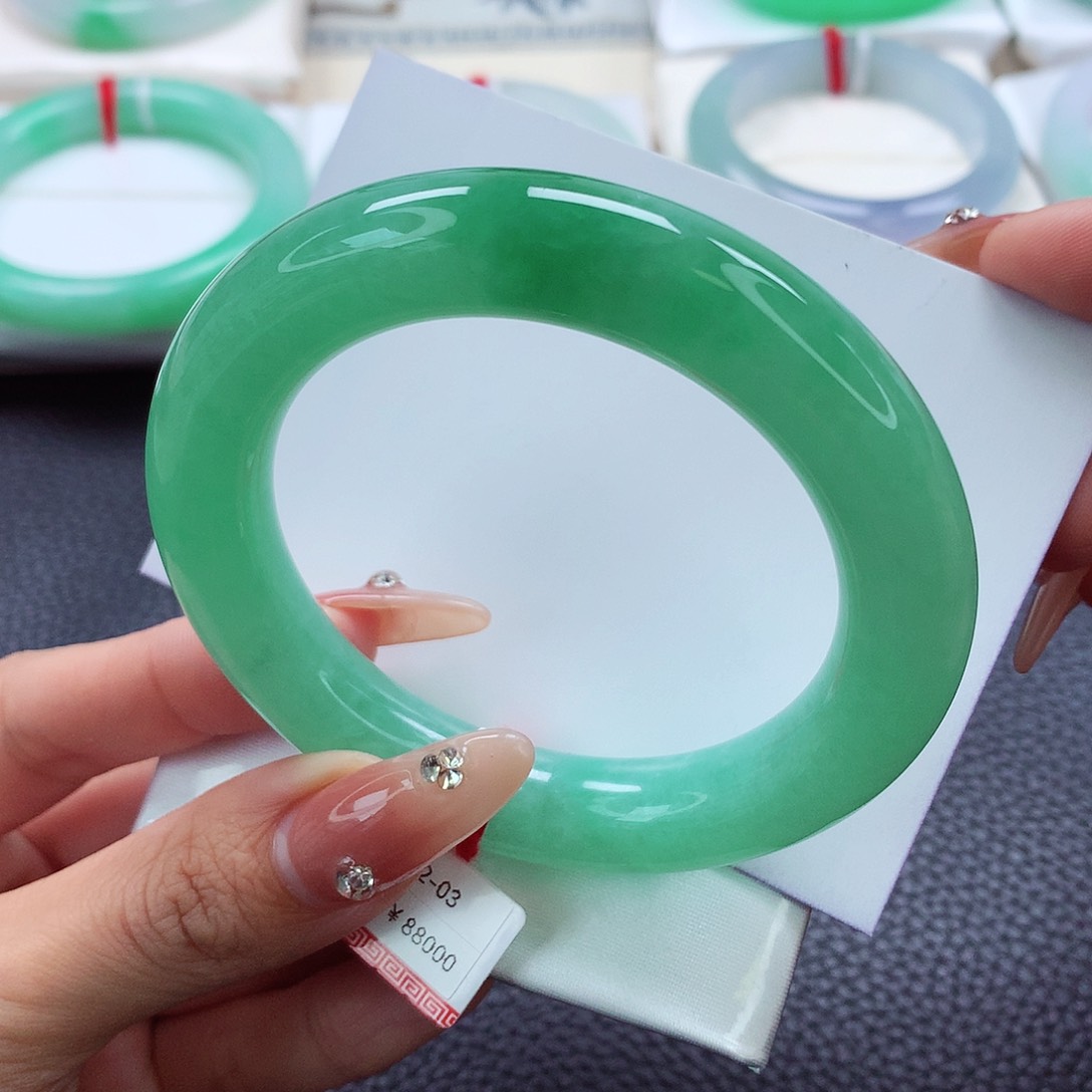 翡翠手镯未镶嵌54.55.56冰绿飘辣绿双12大胖圆