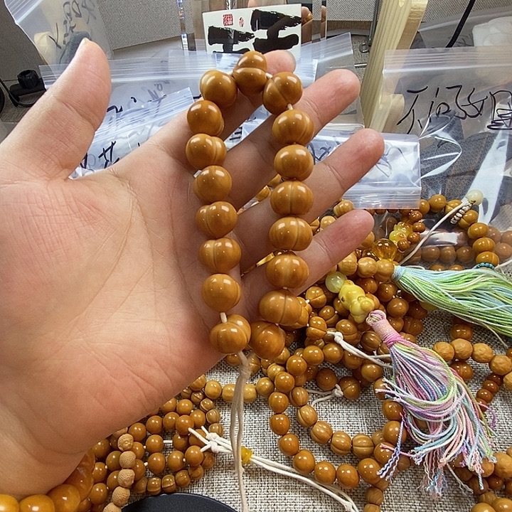 简****吊坠猴头核桃光年柯基屁桃微暇精品