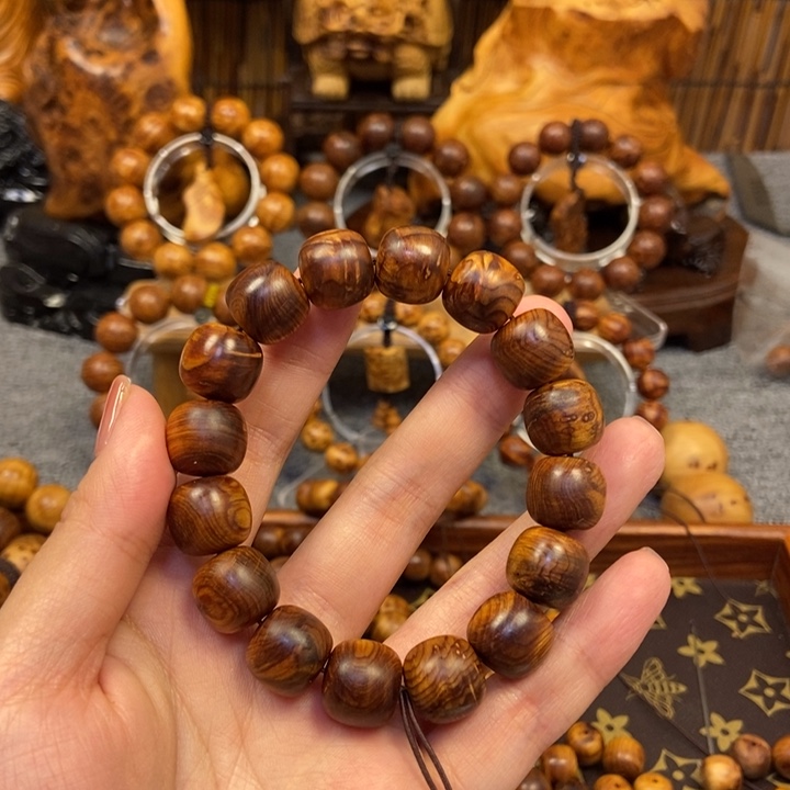 柏木太行崖柏1.3 1.4老型黑金陈化变异瘿子雪花