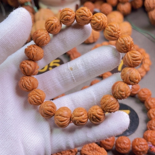 文玩核桃吊坠龙纹桃核