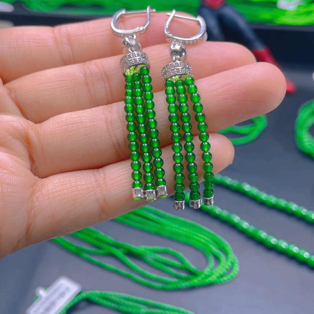 翡翠颈饰银S925镶嵌，1