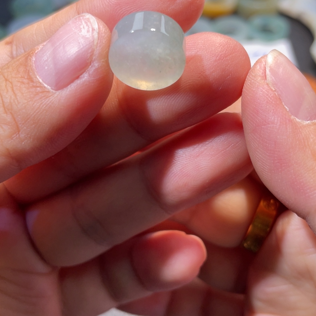 定制翡翠未镶嵌天然翡翠冰扣子