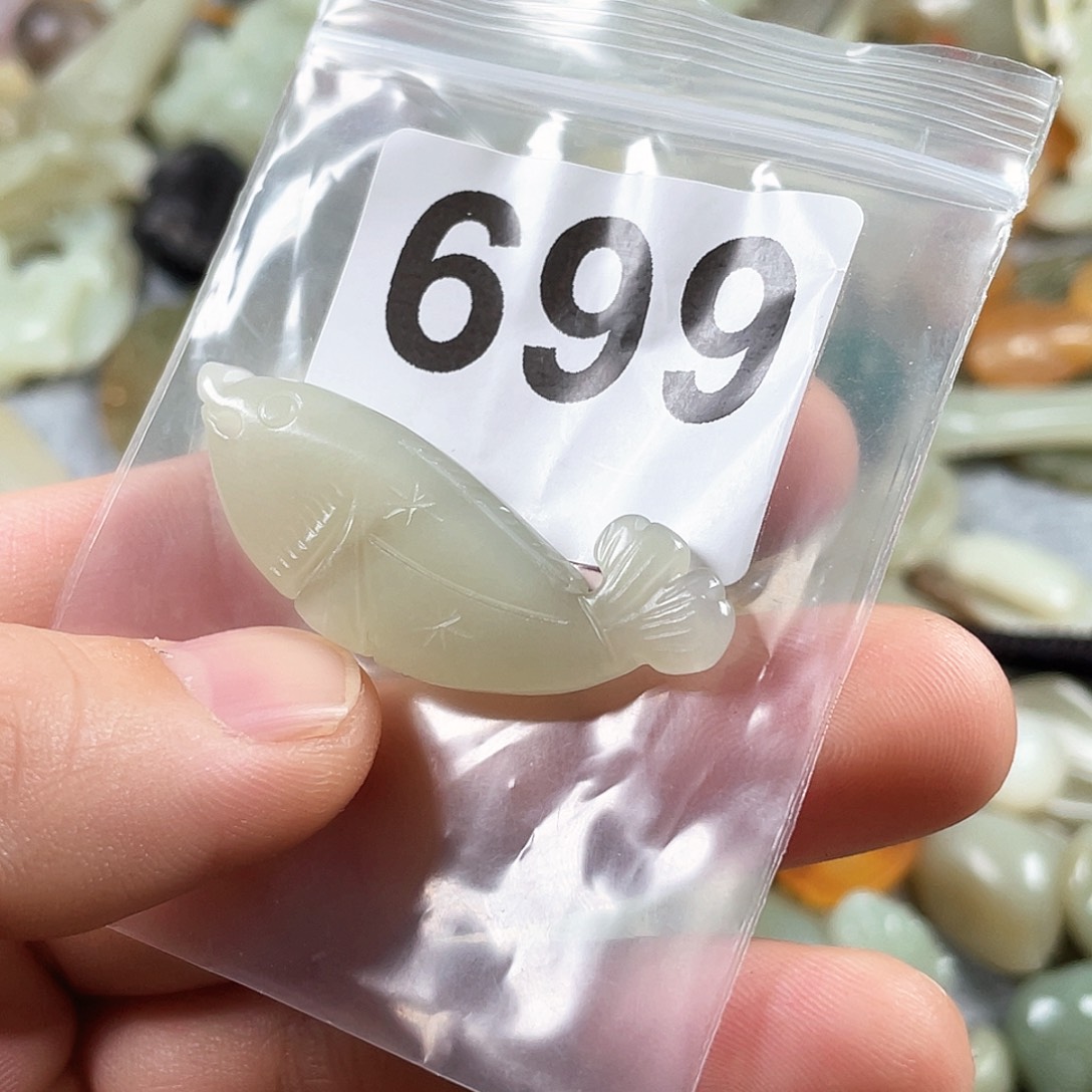 和田玉（糖玉）未镶嵌颈饰