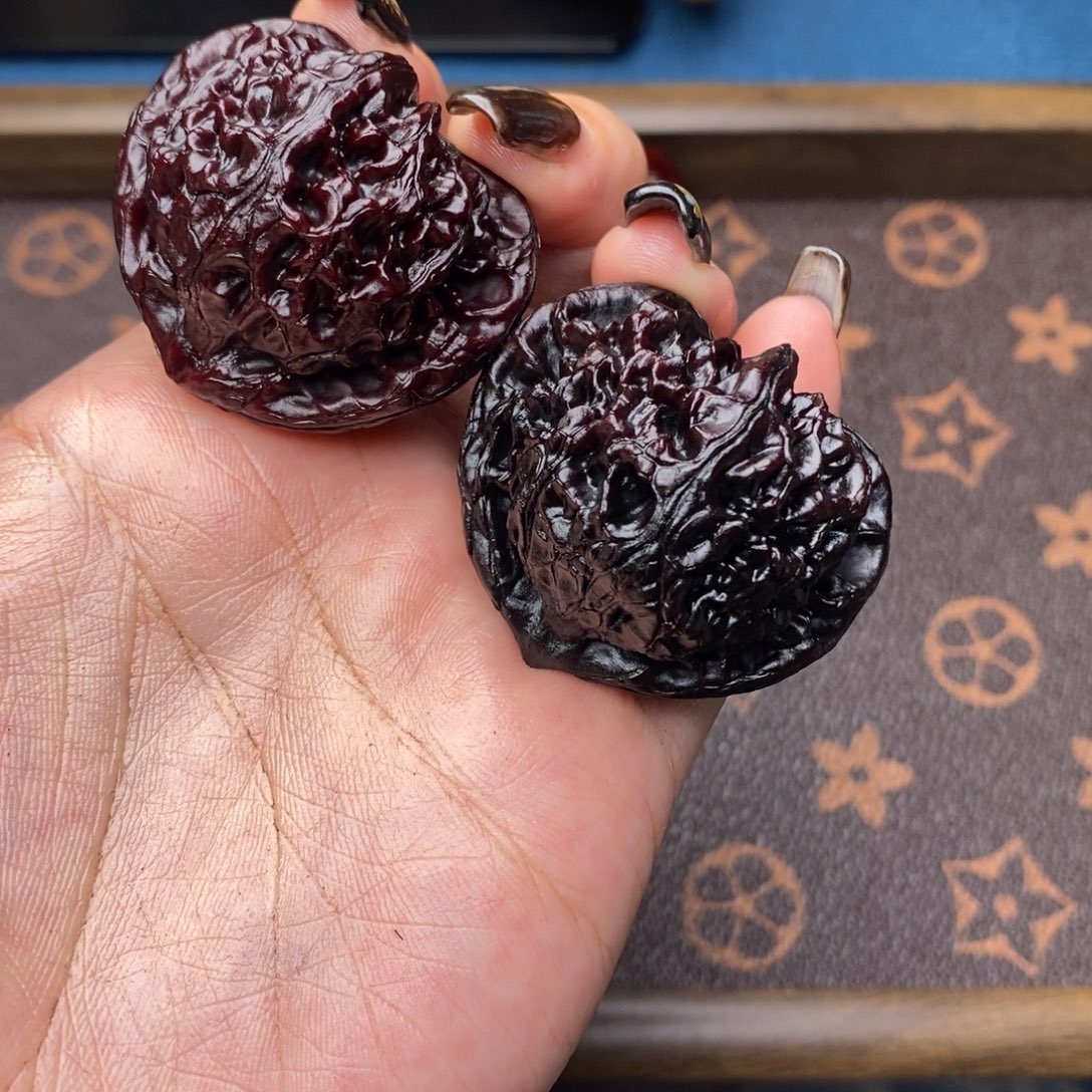 文玩核桃吊坠 桃心宫灯