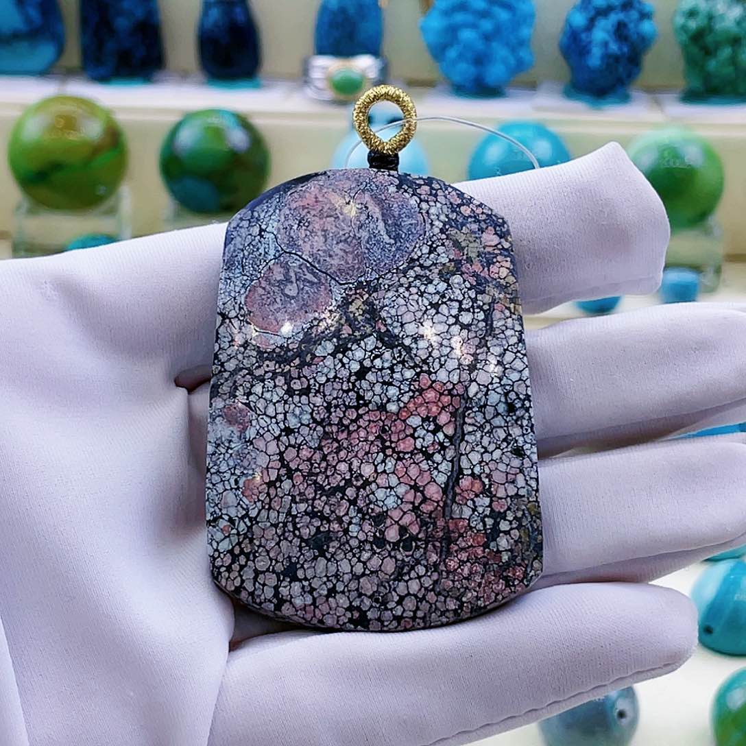 绿松石颈饰未镶嵌