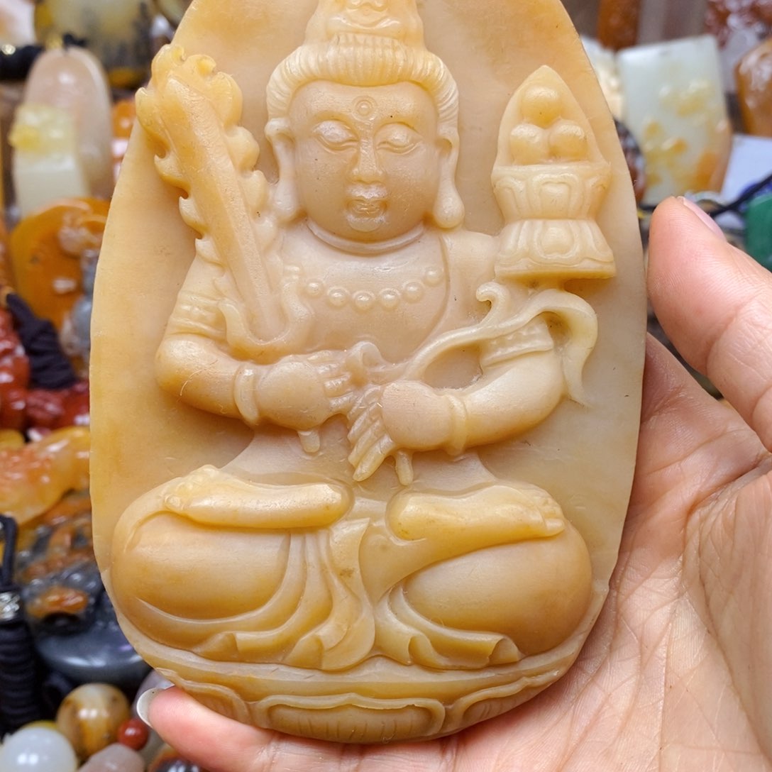 石英质玉（黄龙玉）颈饰未镶嵌