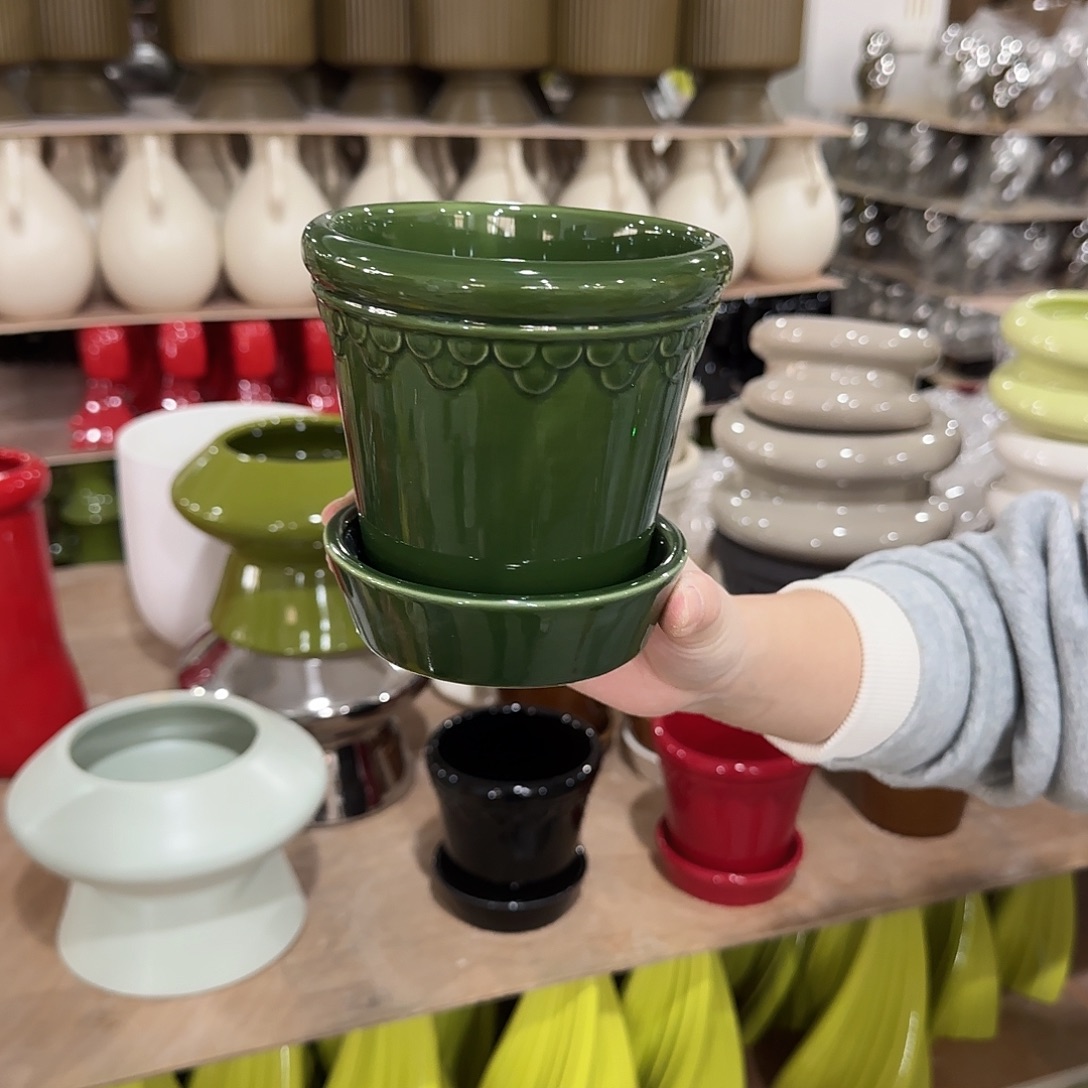 b4绿色带托花盆花盆花盆