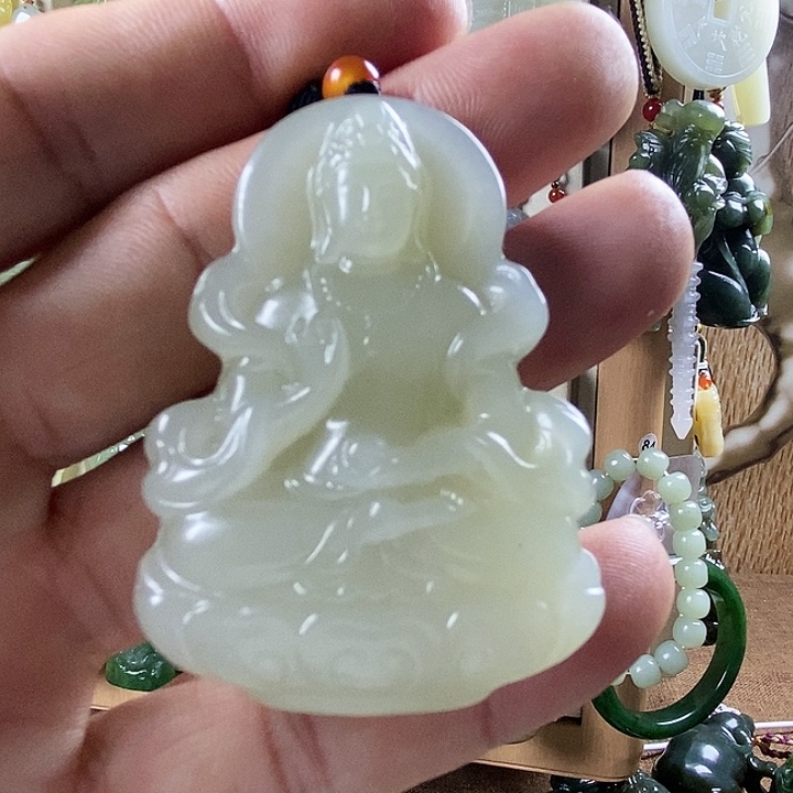 皆***活和田玉未镶嵌颈饰