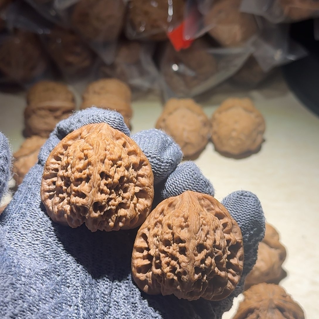 熊***眼吊坠文玩核桃南疆
