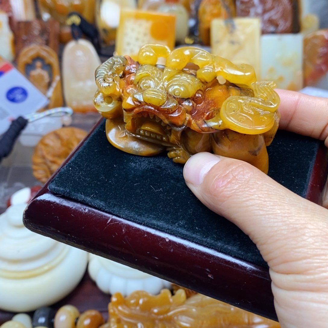 石英质玉颈饰未镶嵌