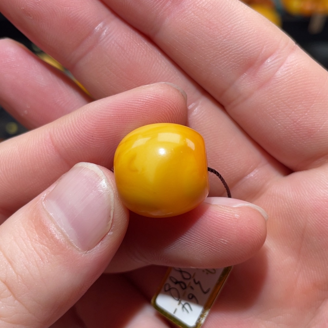【闪购商品】琥珀裸石未镶嵌鼓珠