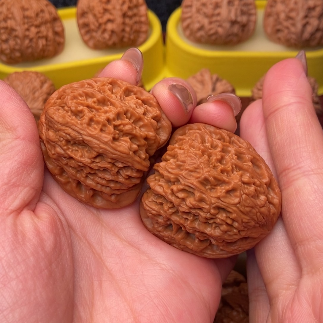 把件文玩核桃40红皮 南疆石