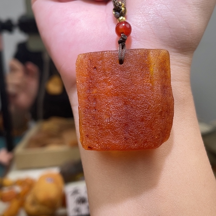 琥珀未镶嵌珠宝奇石香腊牌子