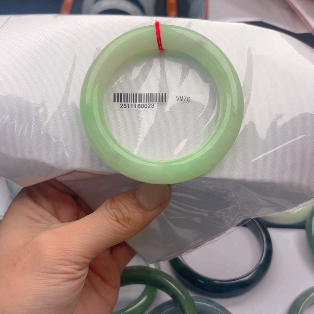 翡翠未镶嵌手镯5455x4. 79