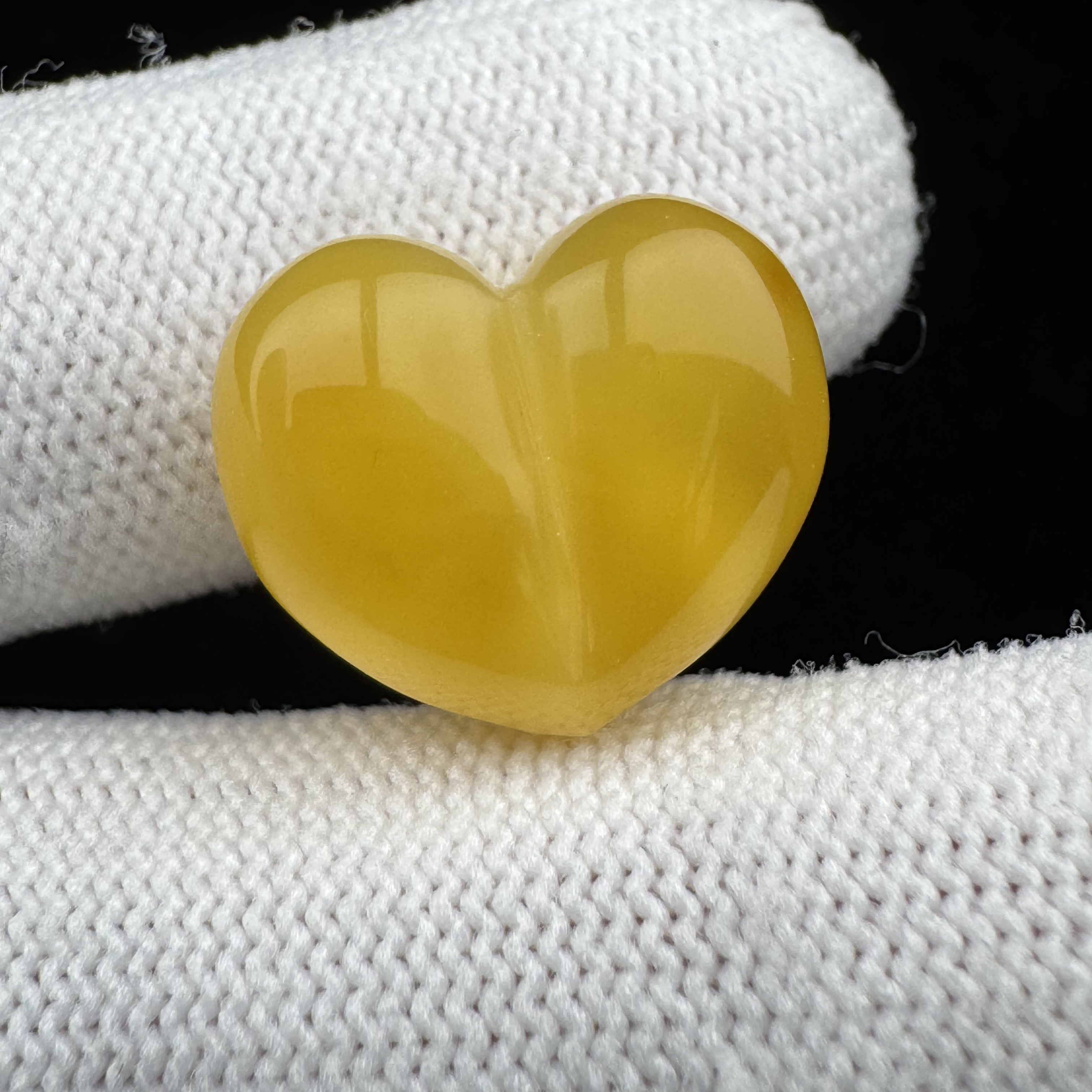 M4649天然蜜蜡爱心 17.6*15mm支持鉴定 假一罚四